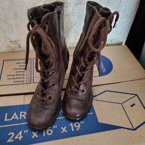Vintage Steve Madden brown lace up booties